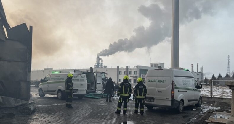 Fabrika yangınında ölen işçi son yolculuğuna uğurlandı