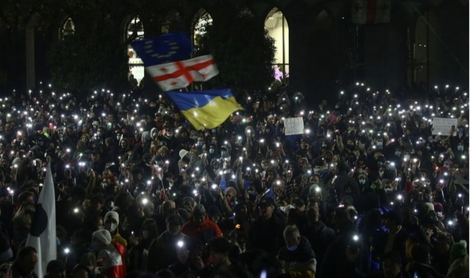 Gürcistan’da AB protestosu: Polis ile eylemciler arasında arbede