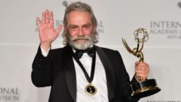 Haluk Bilginer, Uluslararası Emmy Ödülleri’nde bir ilke imza attı