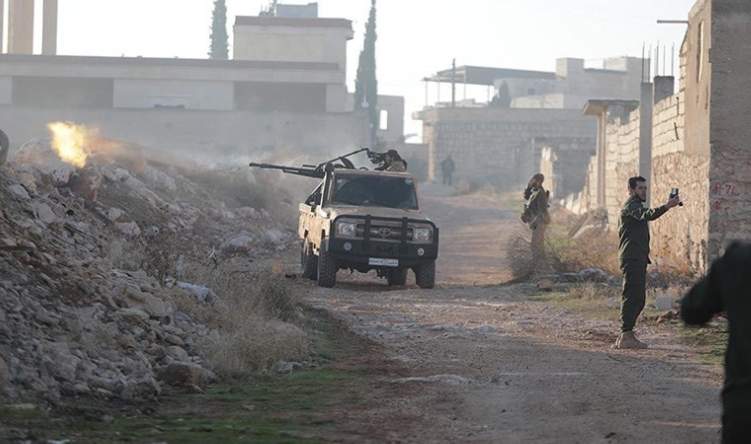 HTŞ öncülüğünde cihatçı gruplar Halep’in orta kesimlerine ulaştı