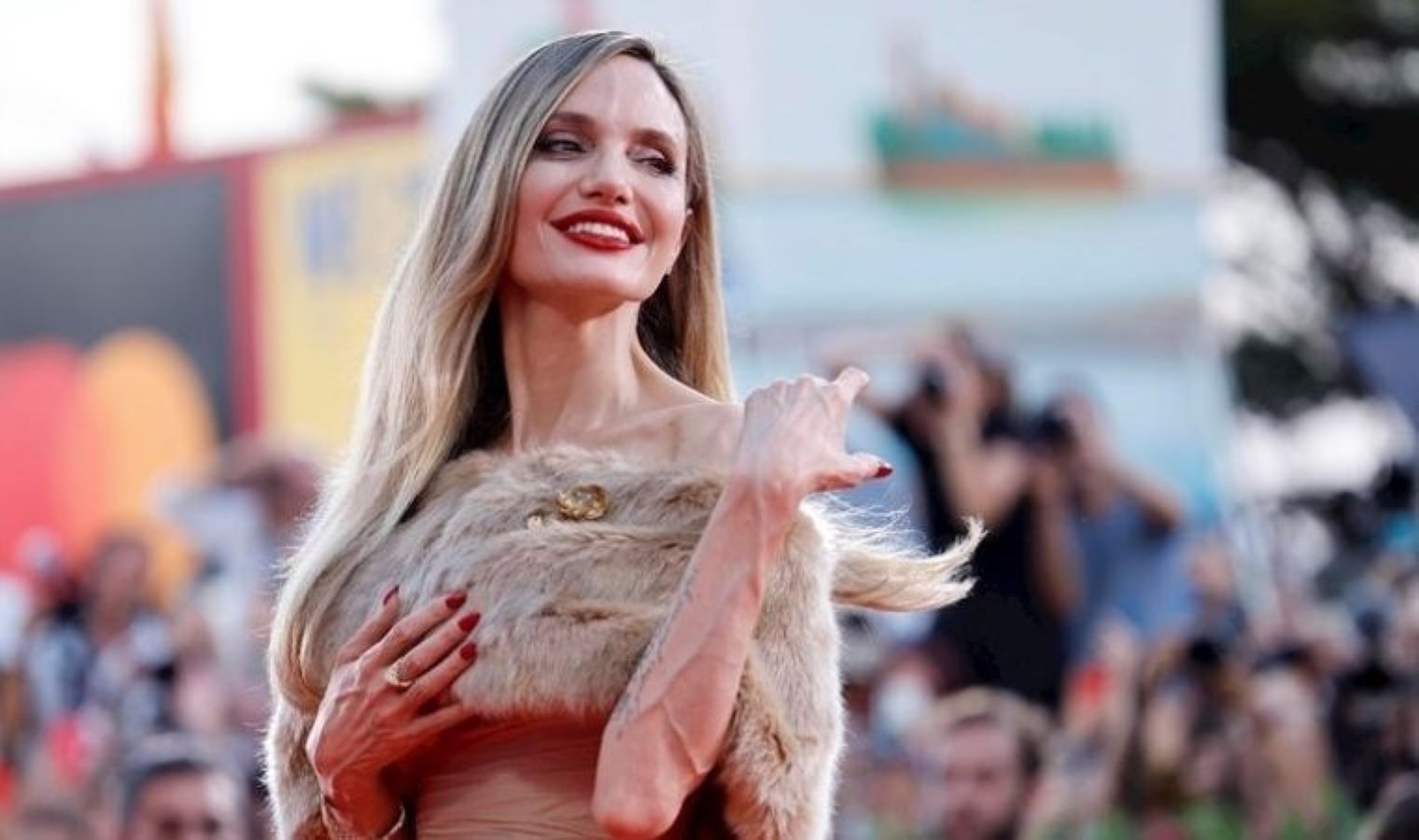 İlk Oscar’ını kazanabileceği konuşulan Angelina Jolie: ‘Yaşlandıkça daha iyi oynuyorum’
