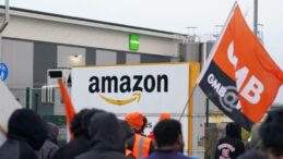 Jeff Bezos’un başı protestocularla dertte: Binlerce çalışan greve gidiyor