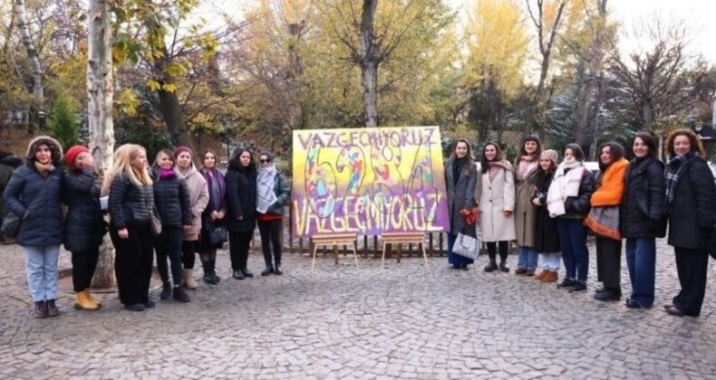 Kadınlar Kuğulu Park’ta mücadelelerini resmetti