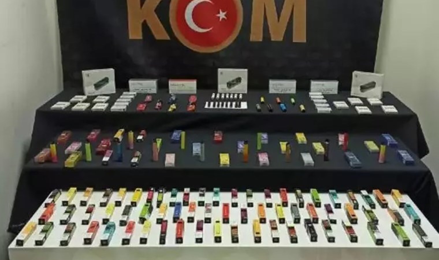 Kapıkule Sınır Kapısı’nda operasyon: 16 bin 500 adet ele geçirildi…