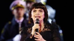 Mireille Mathieu, 20 yıl sonra Türk dinleyicileriyle buluşuyor