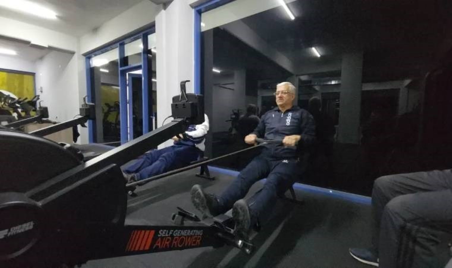 Muhtarlardan imaj çalışması… Göbekler eriyor