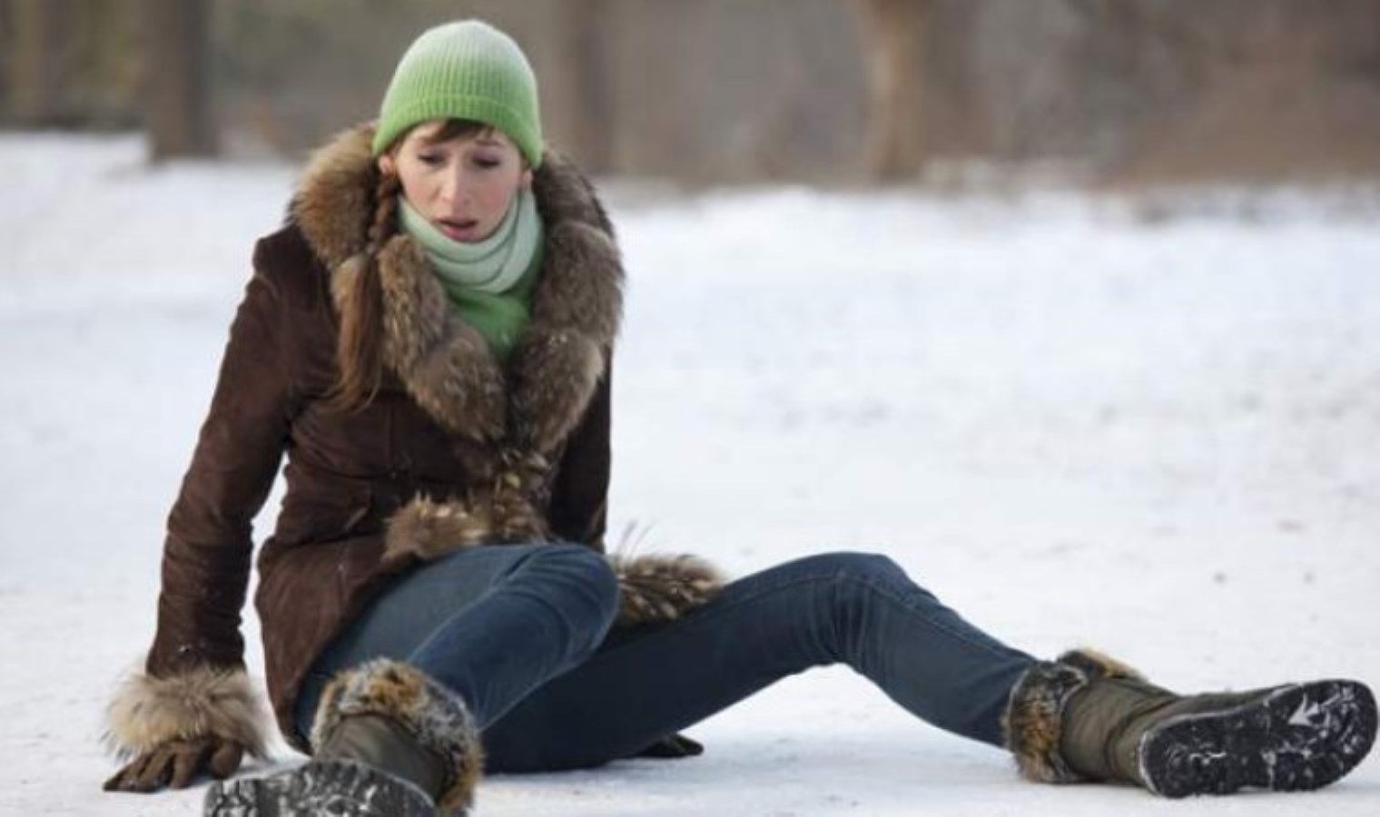 ‘Penguen tarzı’ hayat kurtarıyor: Buz üzerinde yürümenin püf noktaları!