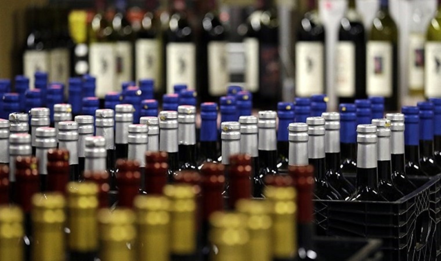 Sahte içkiden Nasıl korunulur? Adli tıp Uzmanı Prof. Dr. Halis Dokgöz anlatıyor