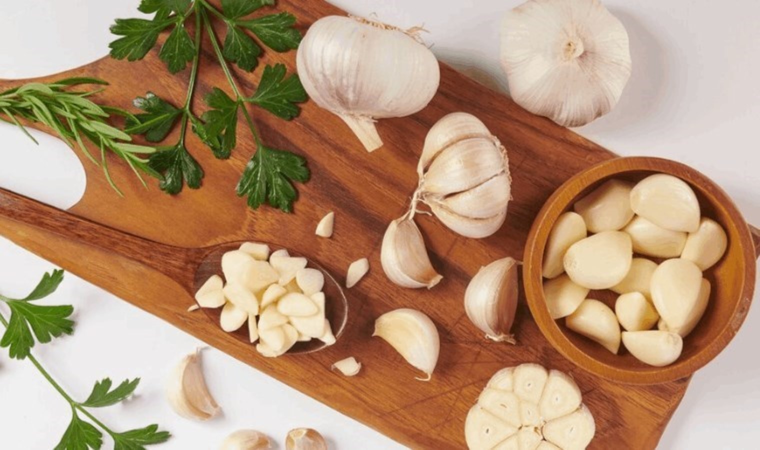 Soyulmuş sarımsakları en uzun süre saklamanın pratik yöntemi…