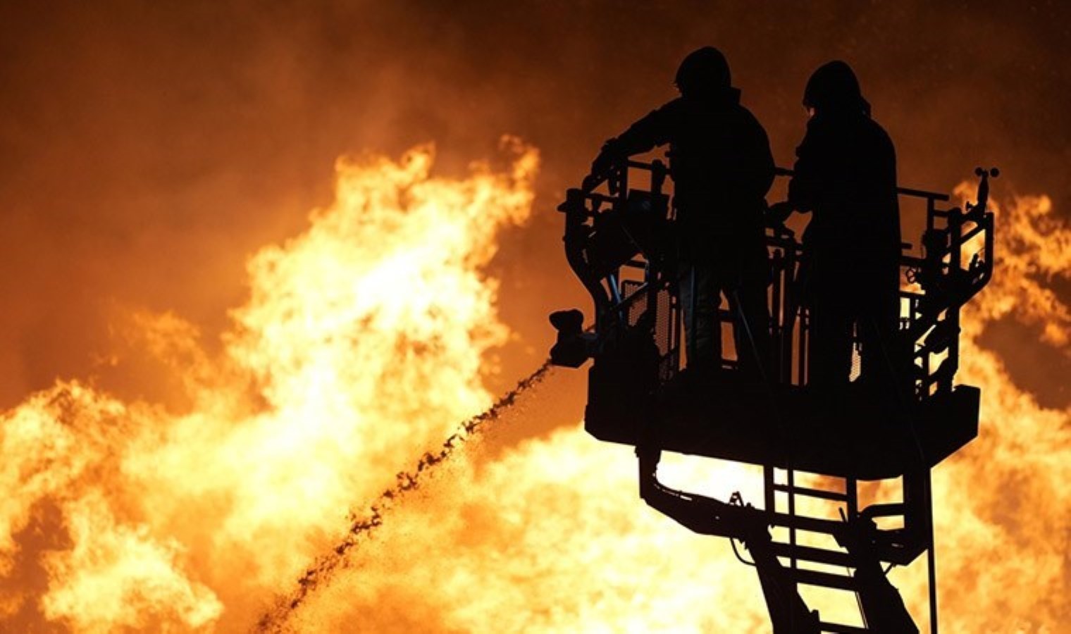 Tokat’ta taş ocağında korkutan yangın: 7 iş makinesi zarar gördü