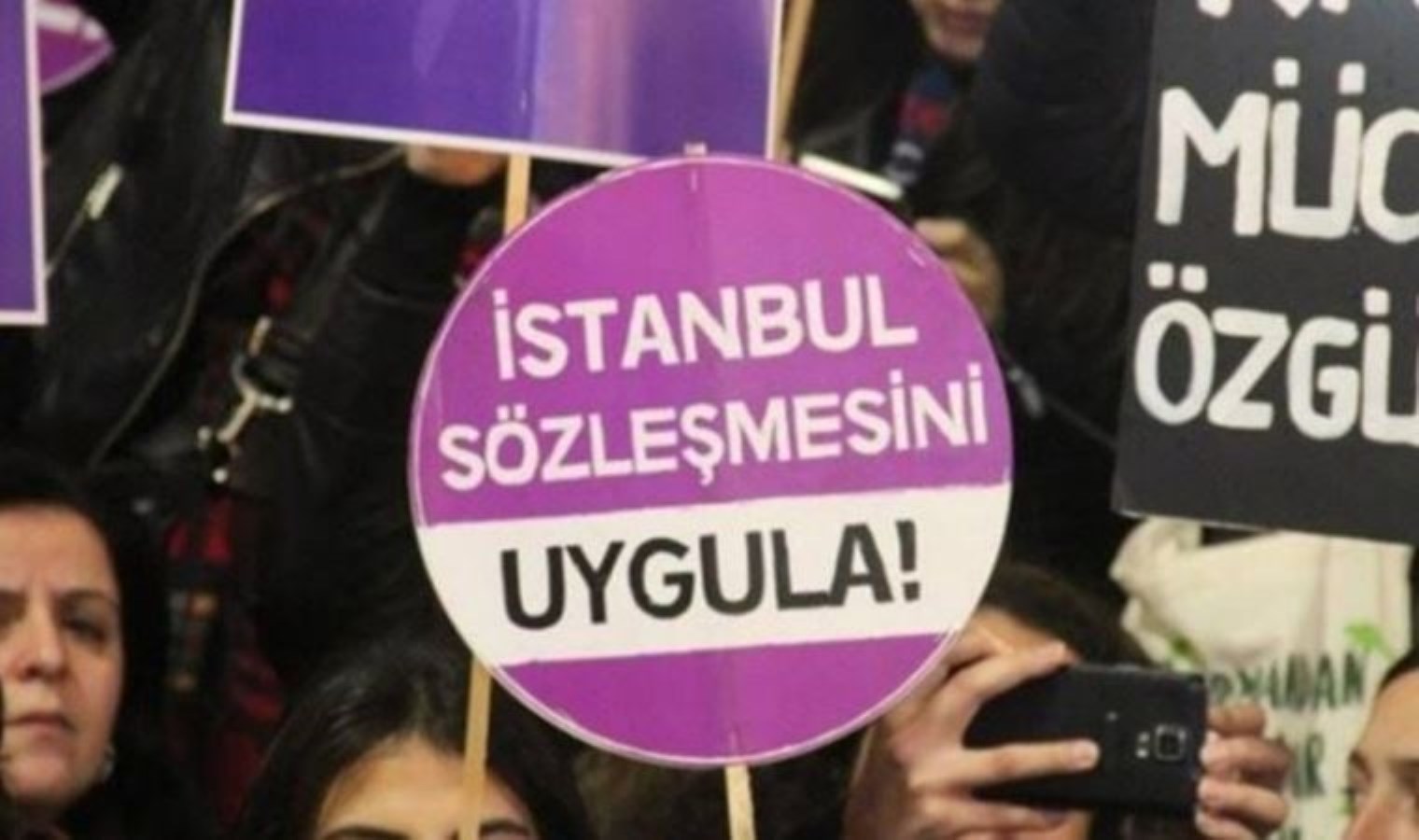 Uşak’ta kadın cinayeti: Eşini katledip komşularını aradı