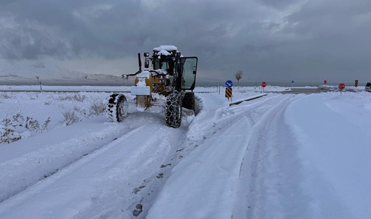 Van’da kar ulaşımı olumsuz etkilemişti: 134 yerleşim yerinin yolu açıldı