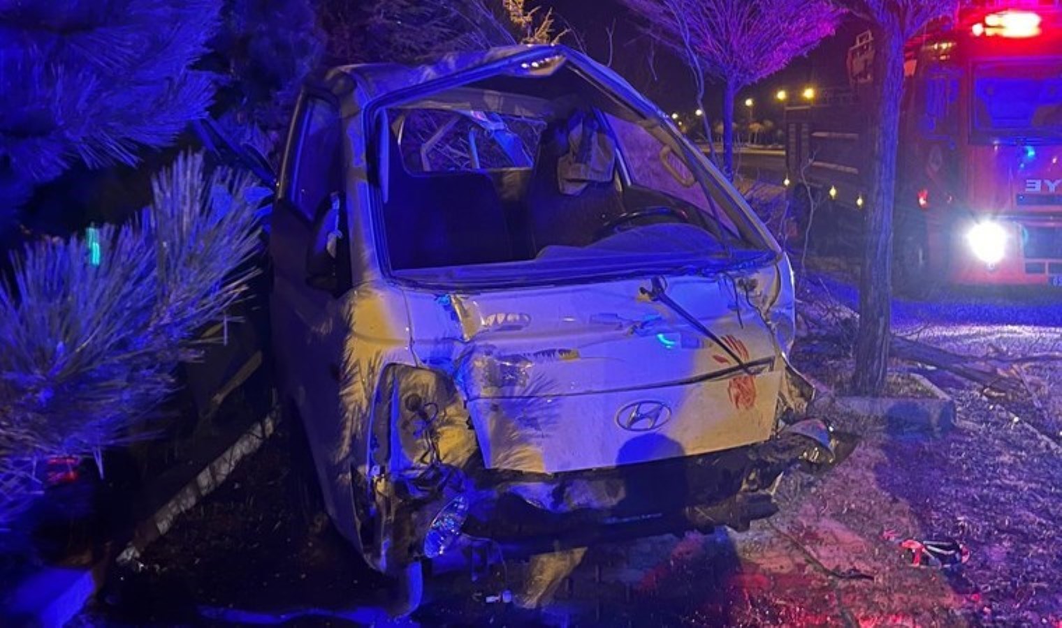 Van’da korkutan kaza… Minibüs takla attı: 3 yaralı