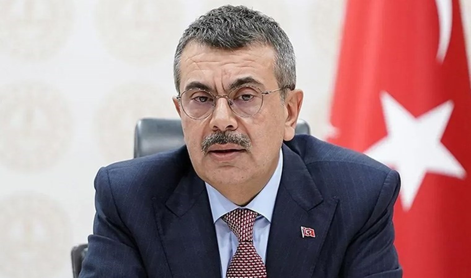 Yusuf Tekin, ‘2006 yılında doçent oldum’ dedi: Bakanlığın web sitesinde farklı çıktı!