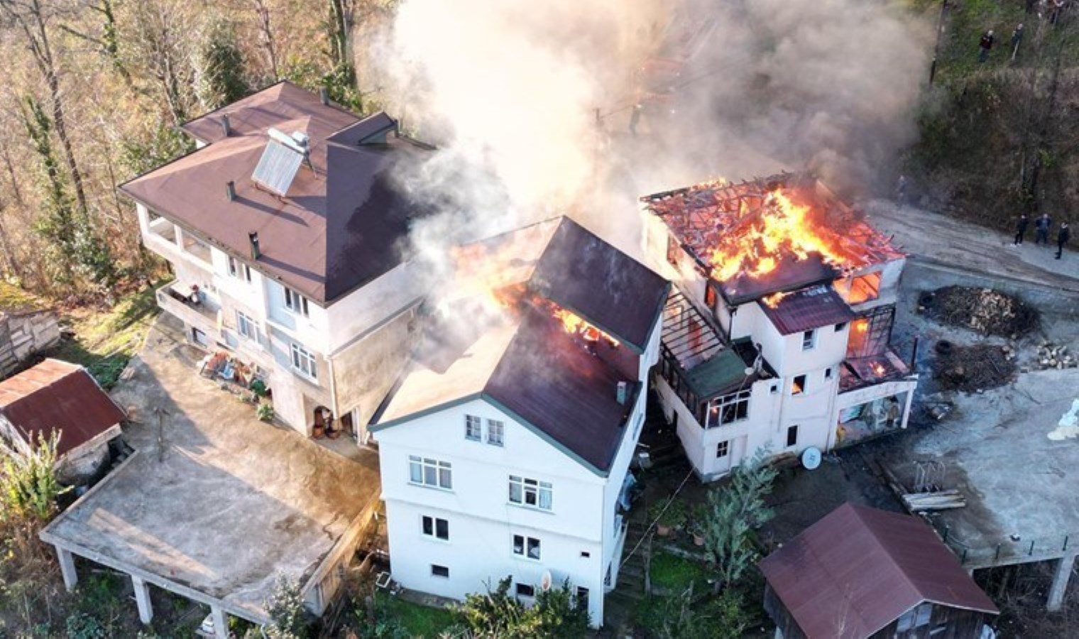 94 yaşındaki kadın yangından kaçamadı: ‘Müdahale edemedik’