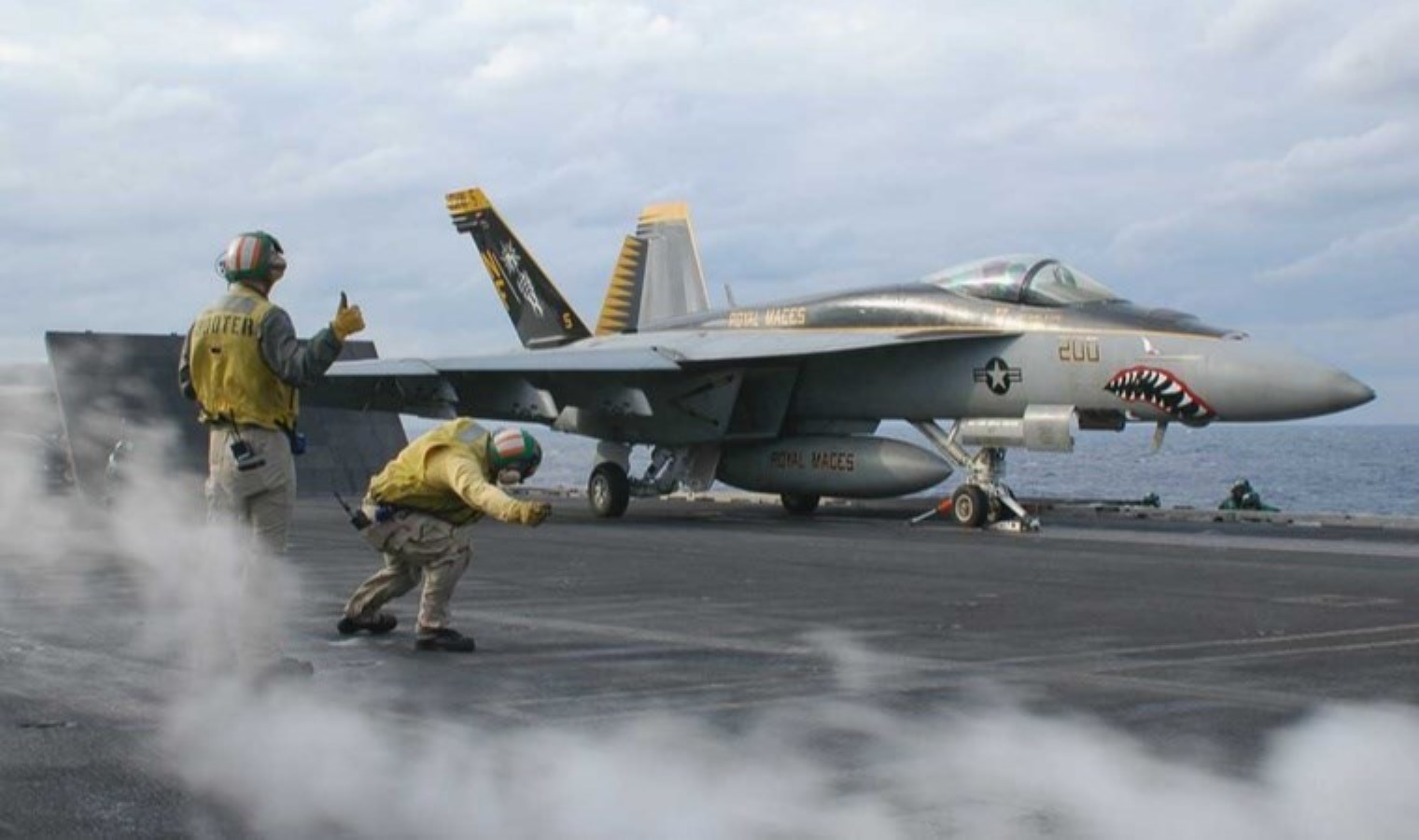 ABD savaş uçağı ‘dost ateşiyle’ düşürüldü