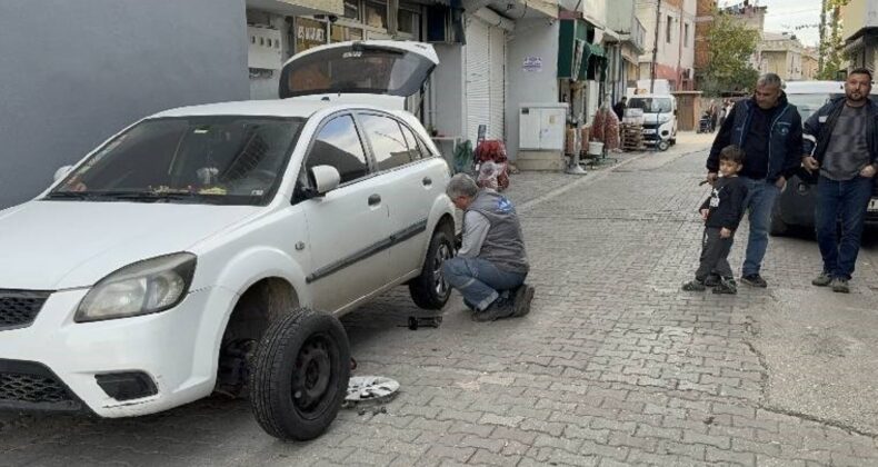 Adana’da 34 aracın lastiğini kesmişlerdi… Yakalandılar!