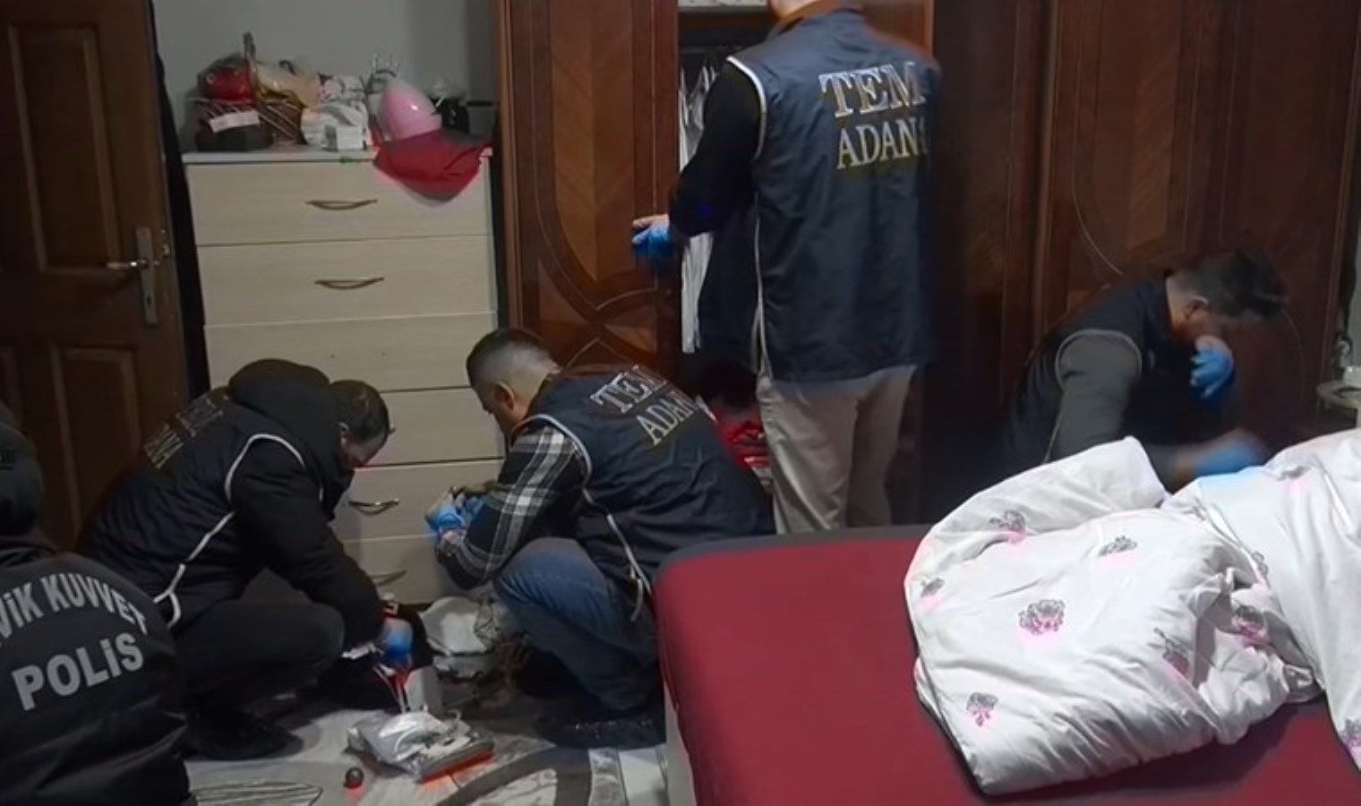 Adana’da FETÖ operasyonunda yeni ayrıntılar: ‘Medikal firması’ adı altında iş yeri açıp, finans ağını yönetmiş!