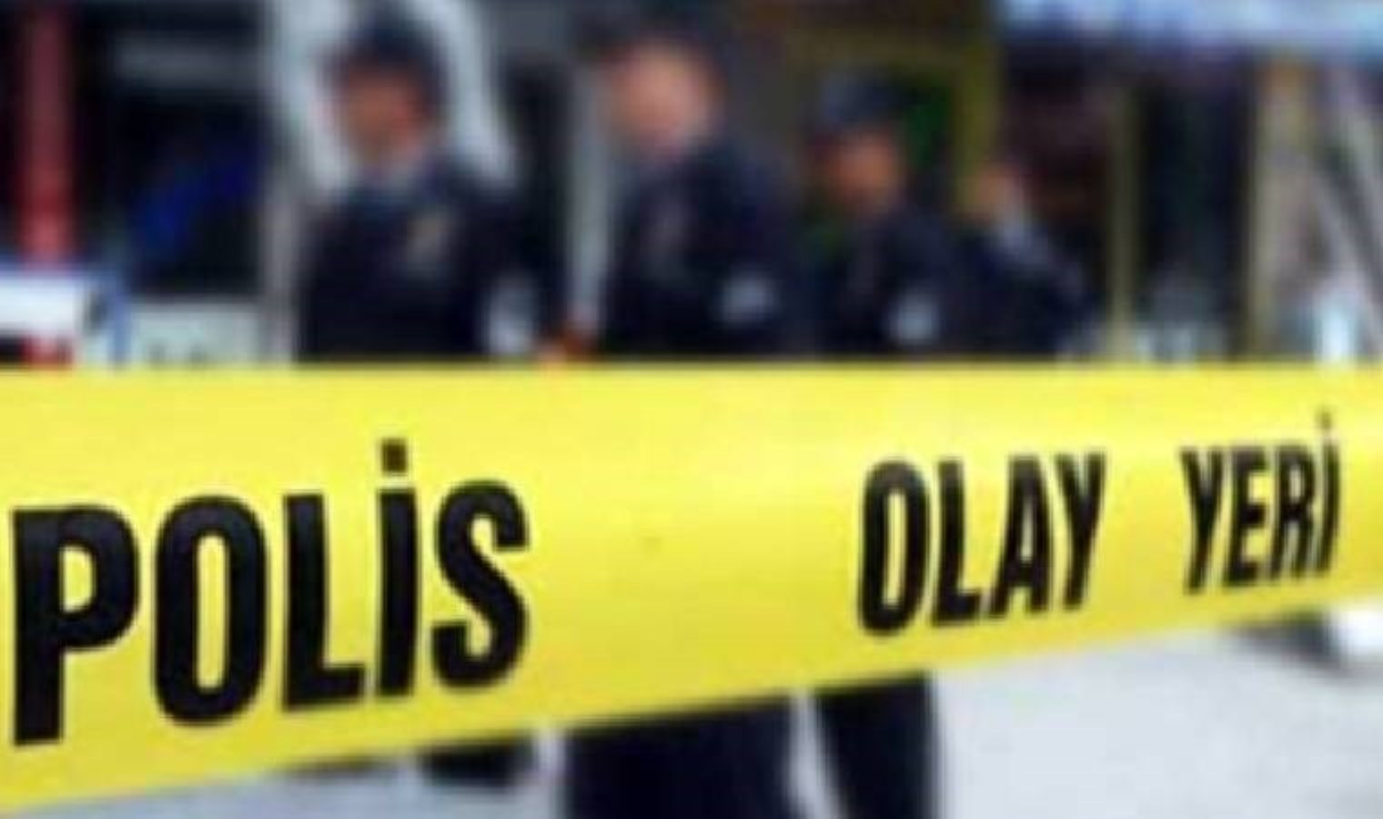 Adana’da korkunç olay… Çocuğu öldürüp, cansız bedenini yol kenarına attılar!