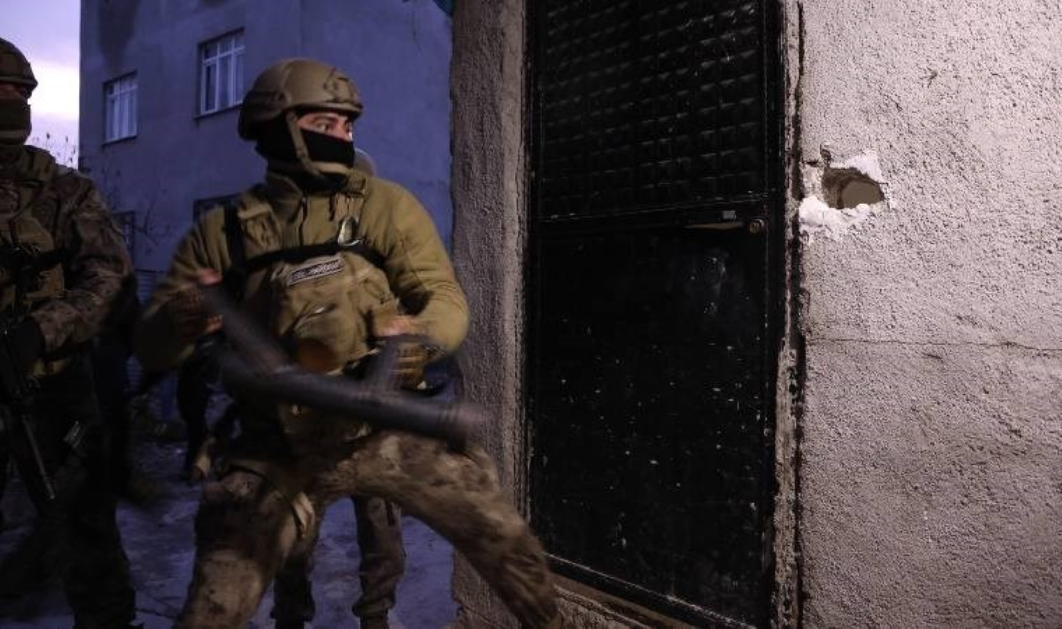 Adana’da torbacılara şafak operasyonu: Çok sayıda gözaltı kararı!