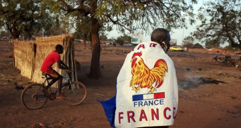 Afrika ülkesinden Fransa’ya tepki: Saygı göstermeyi öğrenmesi gerekiyor