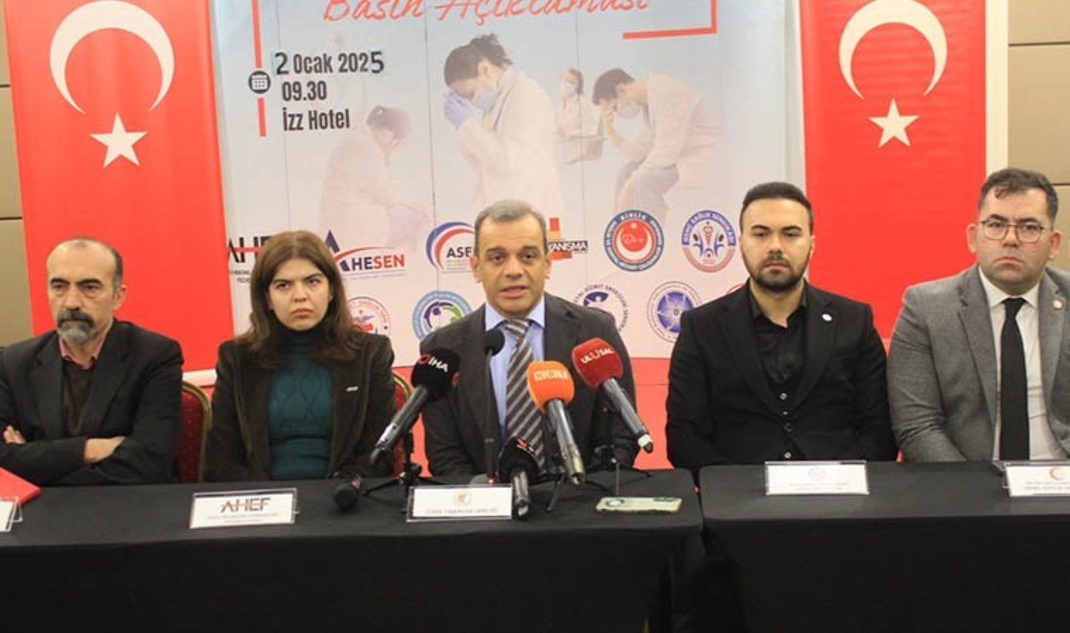 Aile hekimlerinin iş bırakacağı açıklanmıştı… Eylem büyüdü: Tüm basamaktaki hekimler 8 Ocak’ta iş bırakıyor!