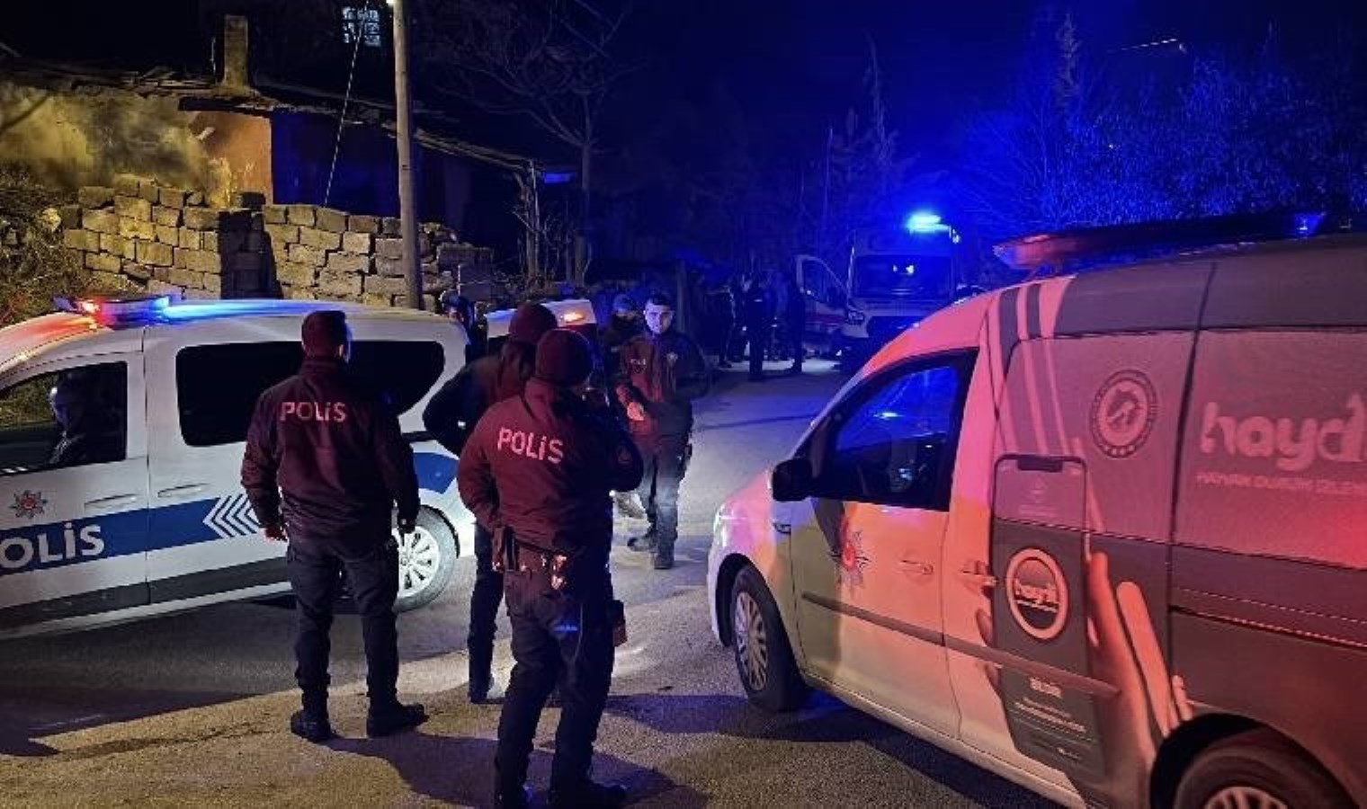 Akrabaların alacak verecek kavgasında kan aktı… Yaralılar var!