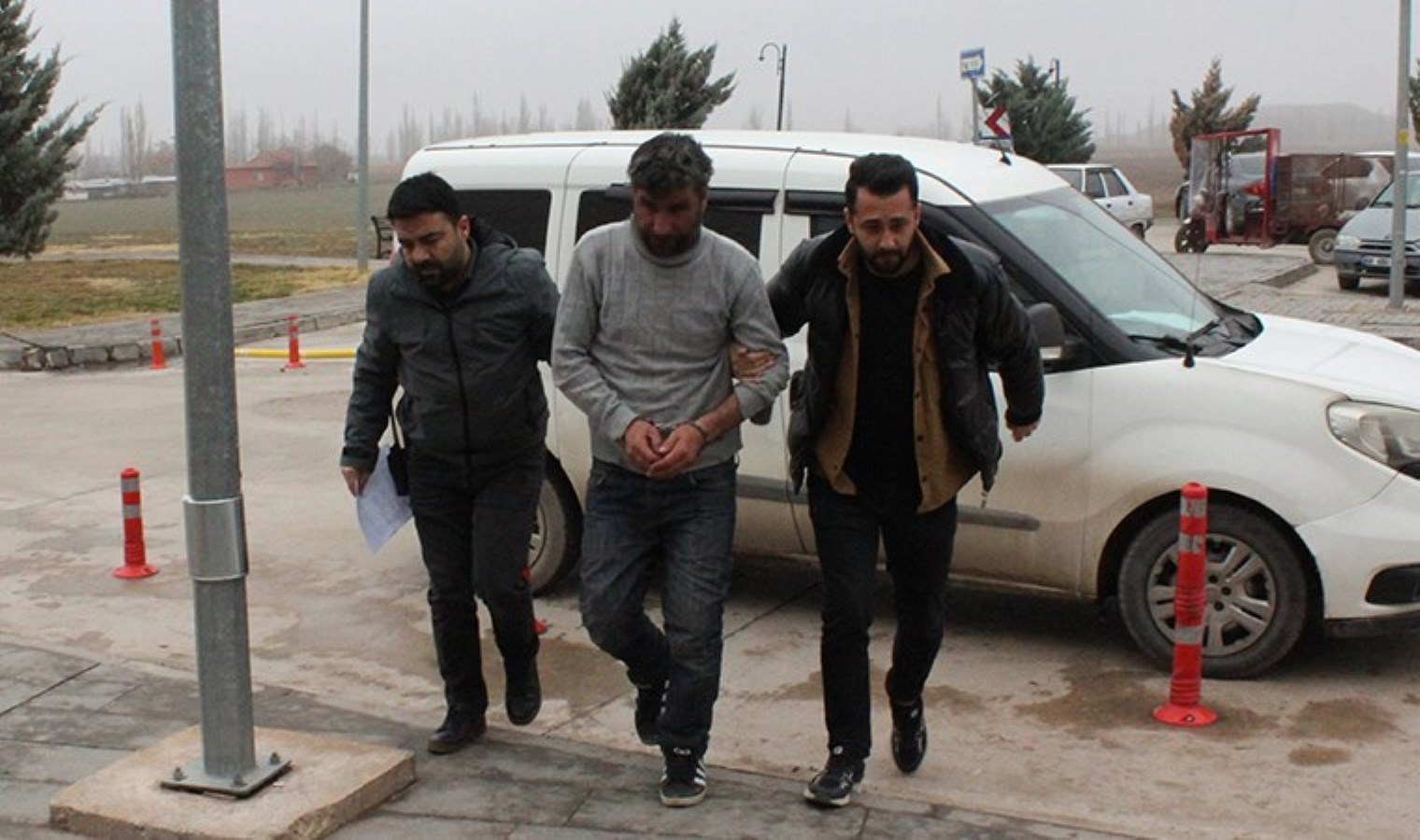 Aksaray’da ‘evlat’ dehşeti! Tartıştığı babasını bıçakla ağır yaraladı: ‘Sarhoştum hatırlamıyorum’