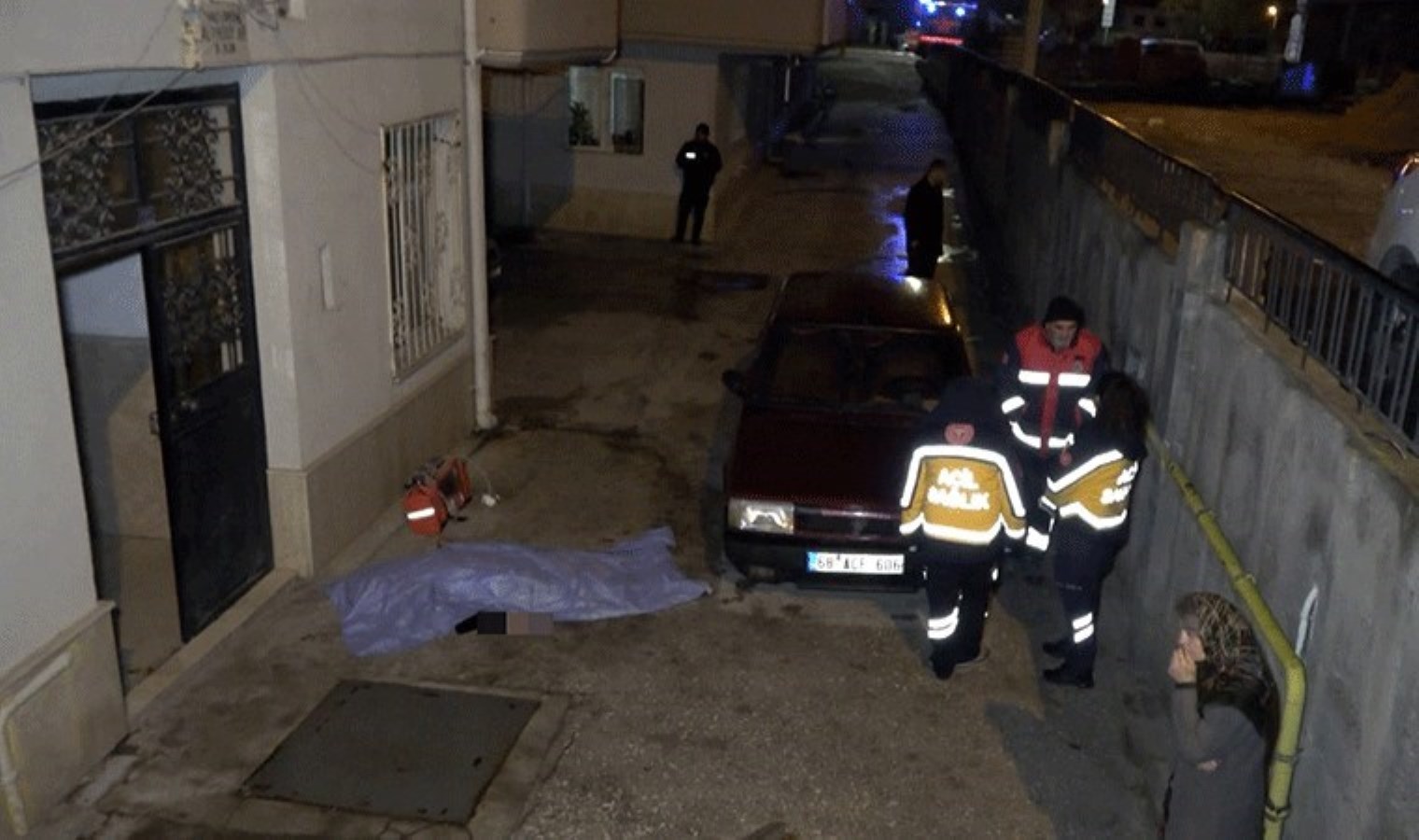 Aksaray’da şüpheli ölüm: Binanın önünde kanlar içinde bulundu… Ameliyat ayrıntısı!