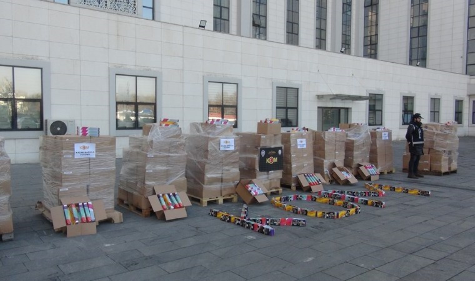 Ankara’da 3,6 ton kaçak nargile tütünü ele geçirildi