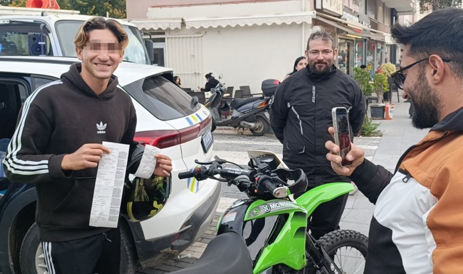 Antalya’da film gibi olay: İlk kez ceza yedi, ceza makbuzuyla ‘hatıra fotoğrafı’ çektirdi