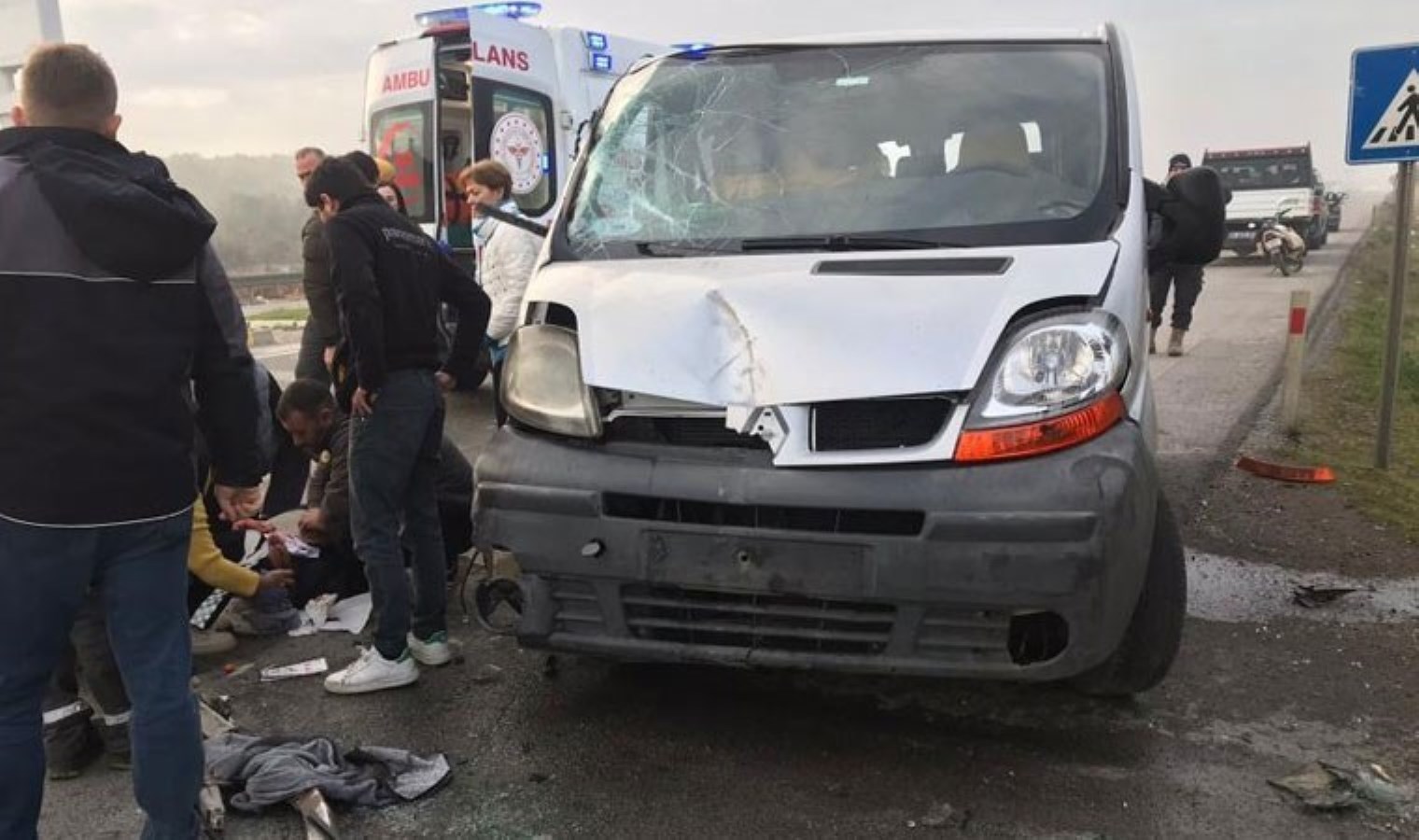 Bahçe duvarına çarpan sürücü yaralandı