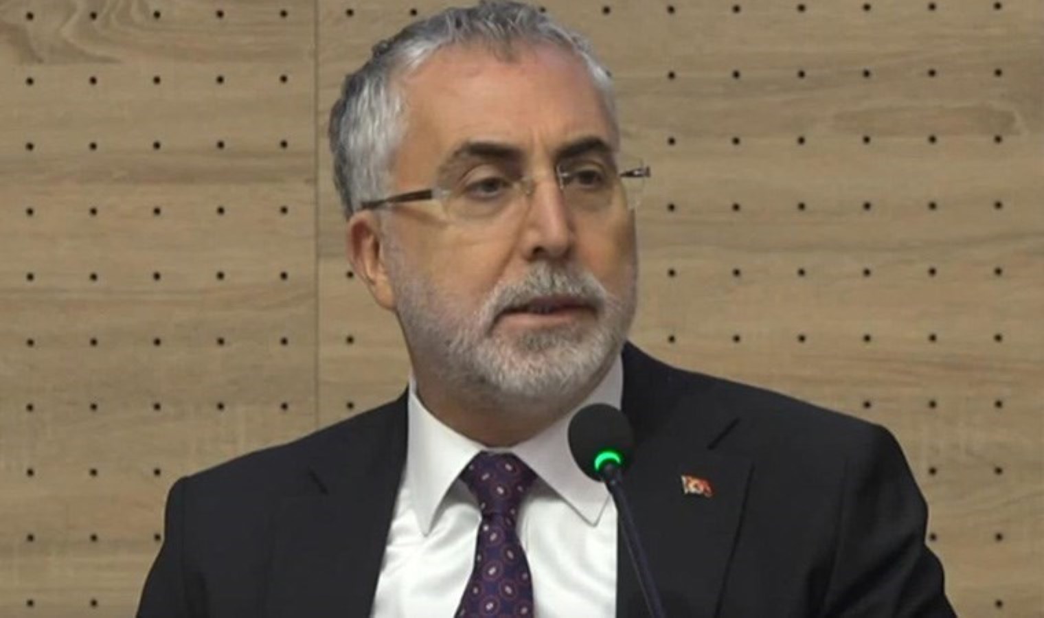 Bakan Işıkhan’dan asgari ücret açıklaması: ‘Salı günü çalışmaları başlatacağız’