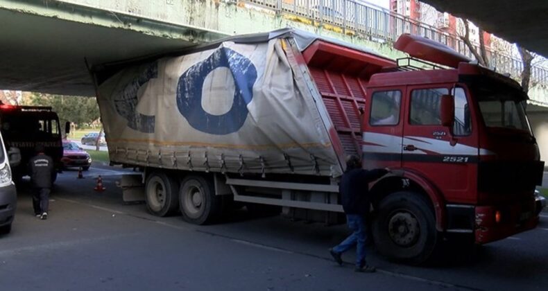 Bakırköy’de ‘sabıkalı’ alt geçitte yeni olay: Kamyon sıkıştı, sürücüye para cezası kesildi