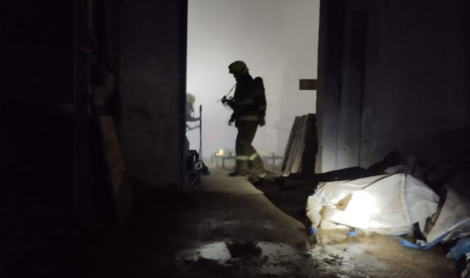 Bandırma’da palet imalathanesinde korkutan yangın!