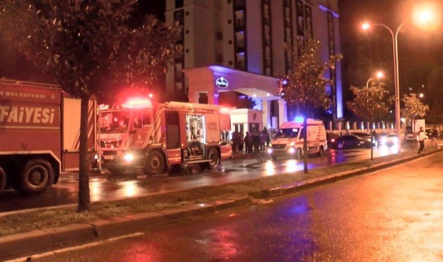 Başakşehir’de elektrikli araç yangını: Bina tahliye edildi!