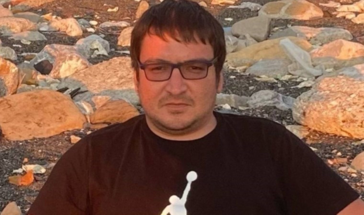 Bilgisayar işletmeni balkondan düşerek hayatını kaybetti!