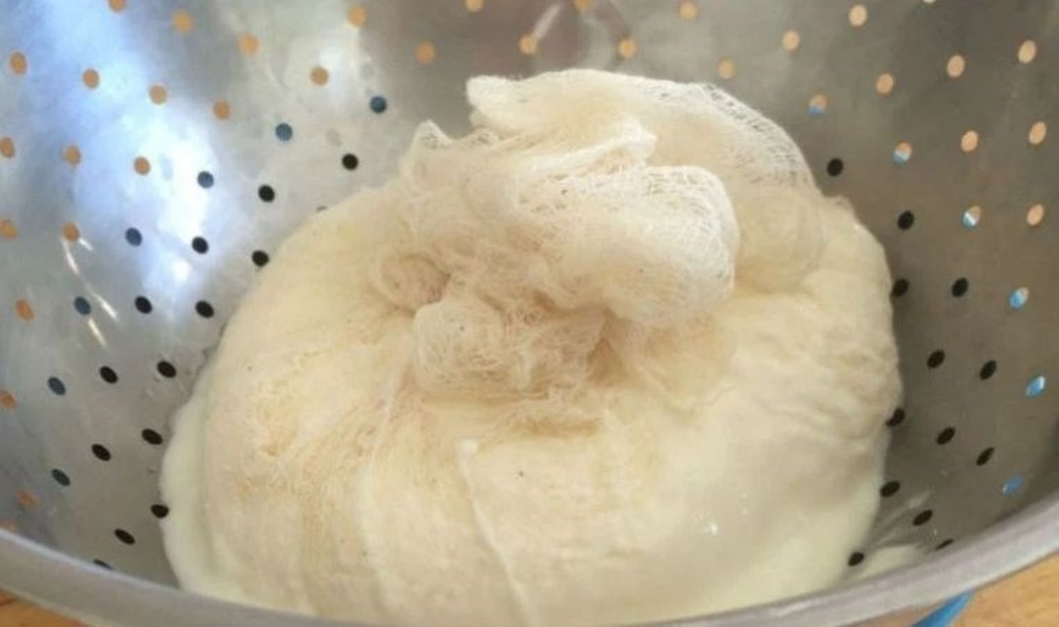 Bir kaşığı etki ediyor: Sütten 30 kat daha fazla kalsiyum içeriyor