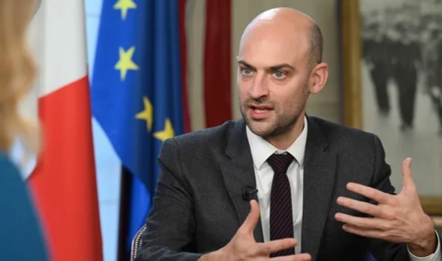 Bir ülke daha Suriye’ye yönelik bazı yaptırımları kaldıracak