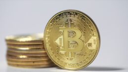 Bitcoin rekor kırdı, altın yükseldi! 16 Aralık’ta piyasalar