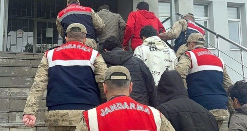 Bitlis’te 21 kaçak göçmen ile organizatör yakalandı