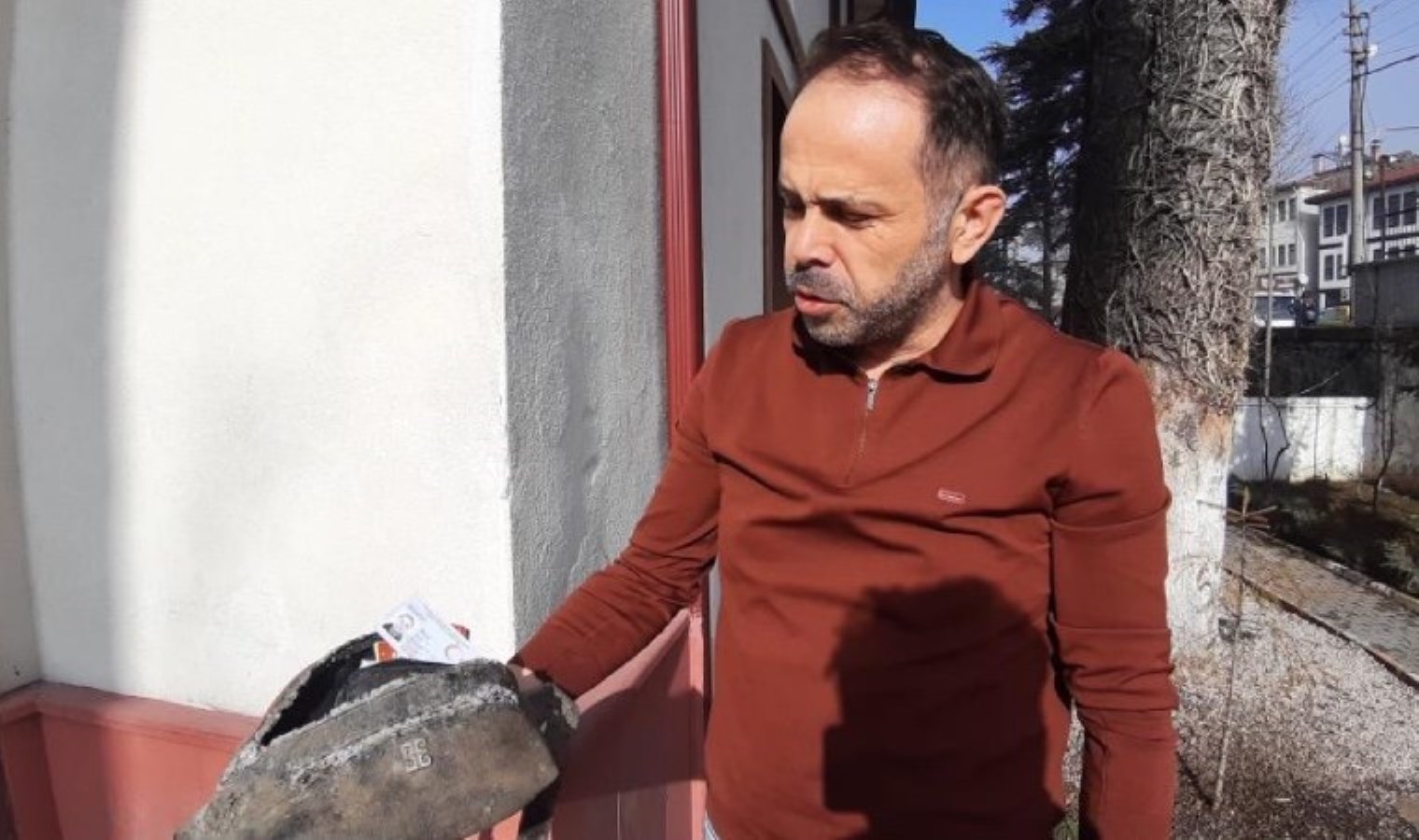 Bolu’da ilginç olay: Çantasını kaybetti, 1 ay sonra karlar eriyince buldu