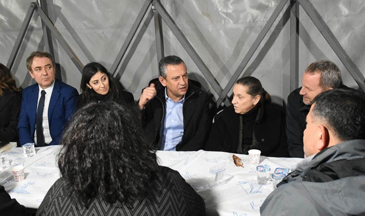 CHP Genel Başkanı Özgür Özel’den Veli Ağbaba’ya taziye ziyareti