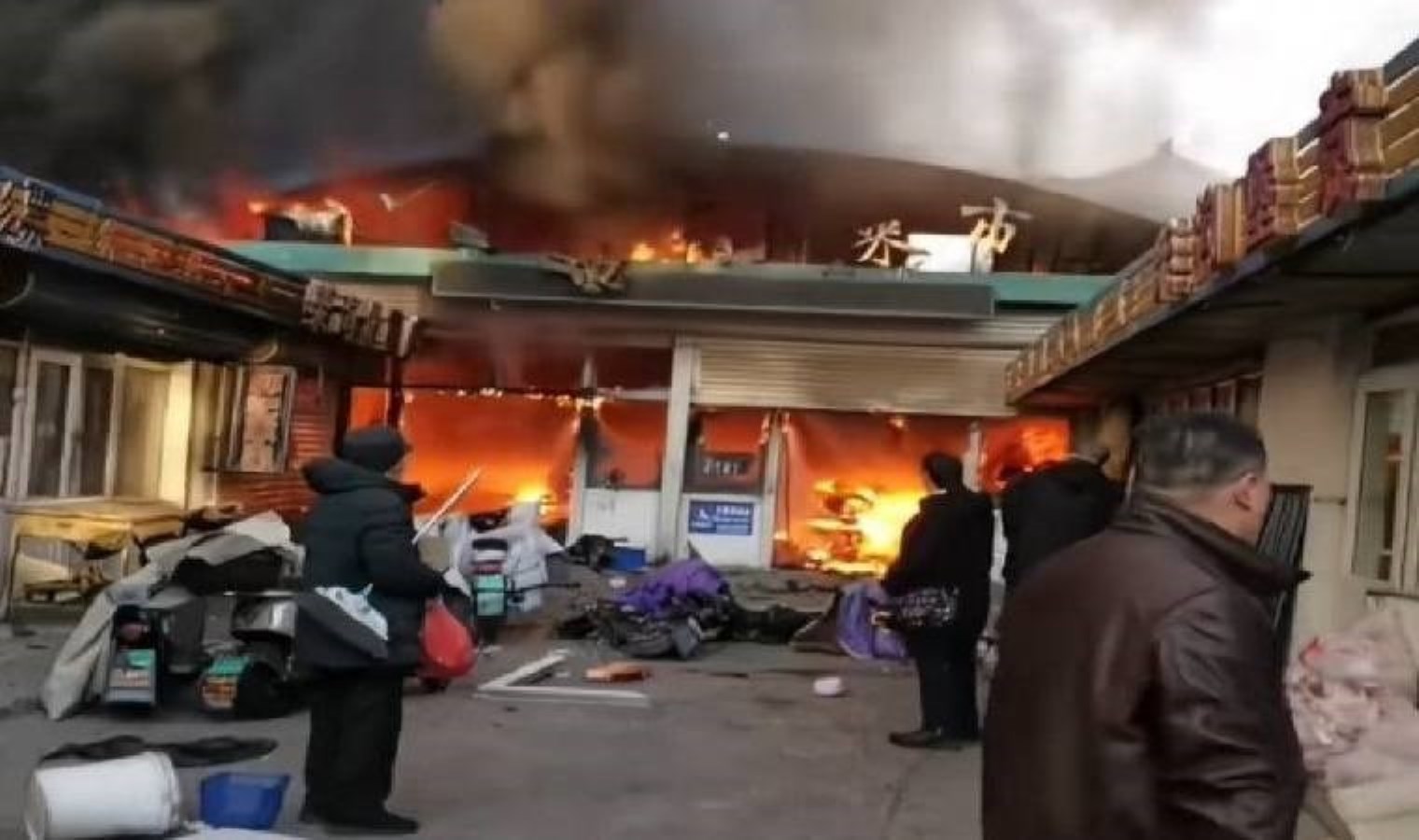 Çin’de gıda pazarında yangın faciası: Çok sayıda ölü ve yaralı var!