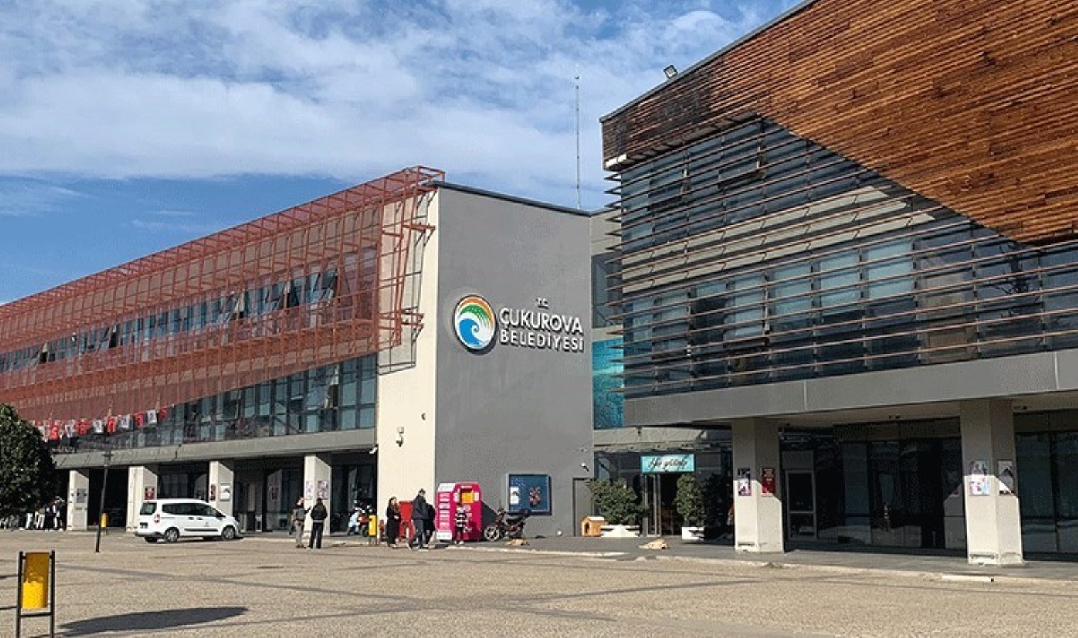 Çukurova Belediyesi’nde silahlı saldırı
