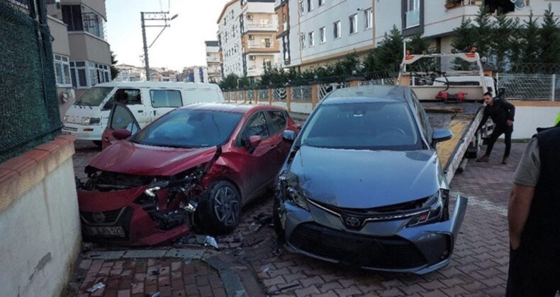 Darıca’da kavşakta feci kaza! İki otomobil çarpıştı: 1’i çocuk, 3 yaralı