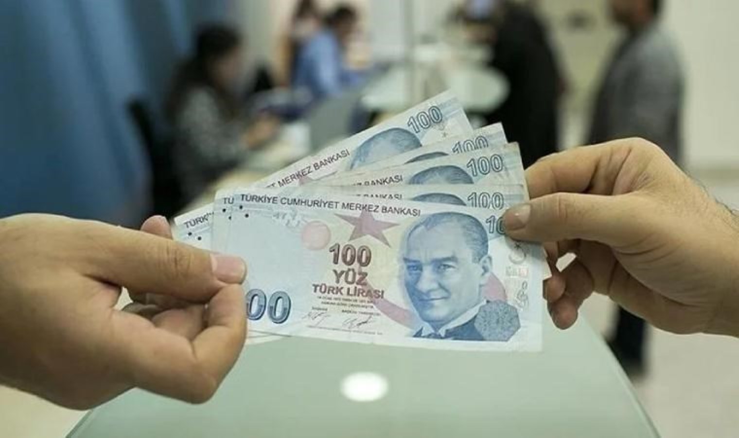 DİSK, Türk-İş ve Hak-İş’ten ortak açıklama: İnsanlık onuruyla bağdaşacak asgari ücret belirlenmelidir