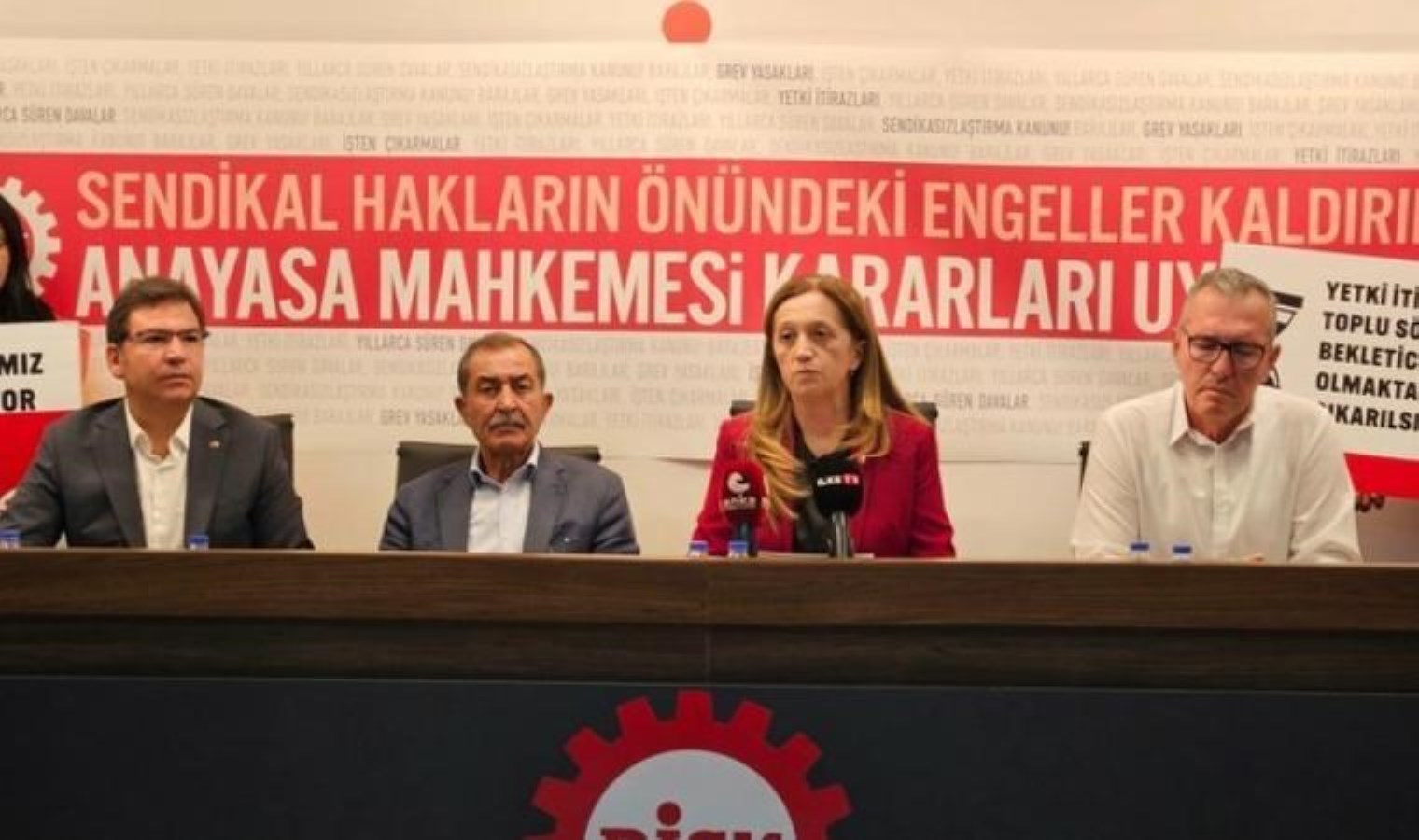 DİSK’ten asgari ücret açıklaması: ‘İşçi sınıfı örgütlenerek, sendikalı olarak bu sefalet dayatmasını püskürtecektir’