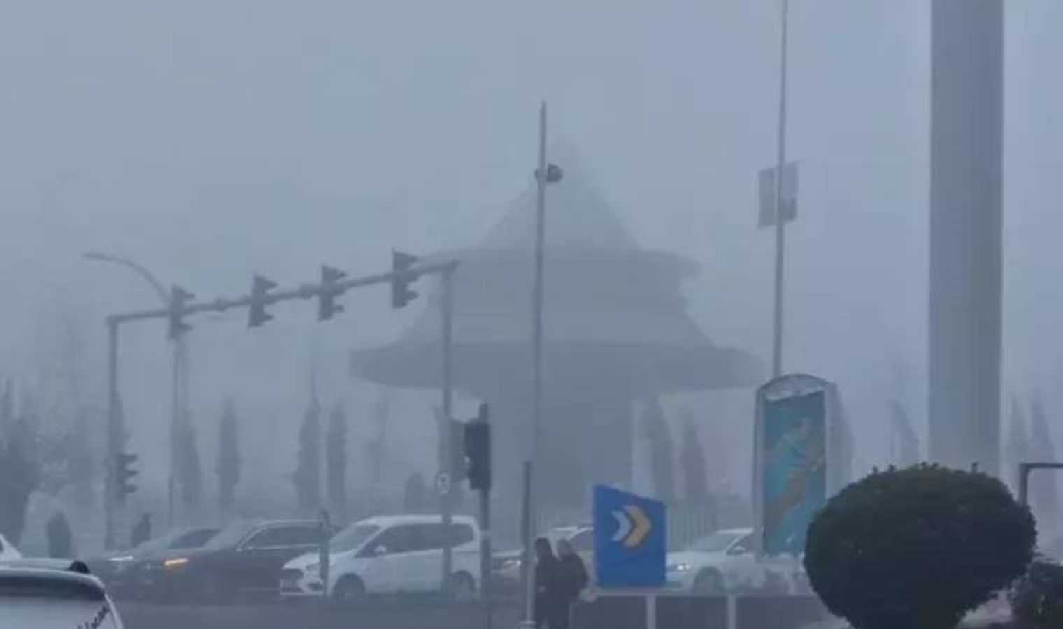 Diyarbakır’da sis etkisi… Uçak seferleri aksadı