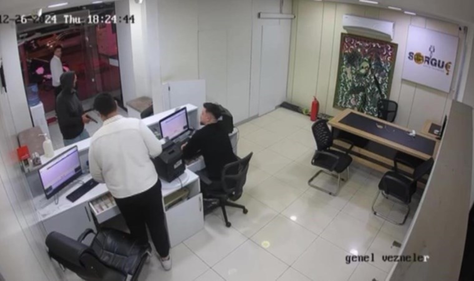 Döviz bürosunu soyup sahibini rehin aldı, ‘geçim sıkıntısı’ dedi